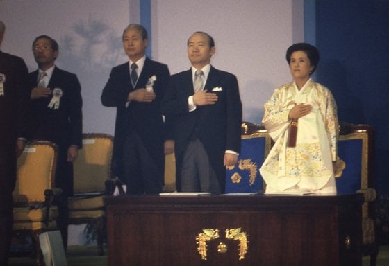 역대 영부인들 한복 중에서 가장 화려하고 사치스러웠다는 한복 | 인스티즈