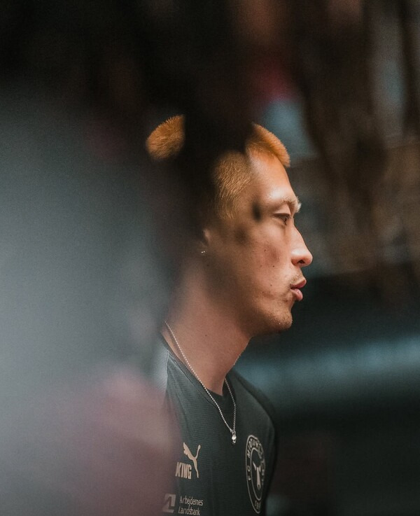 삭발+염색한 조규성.jpg | 인스티즈