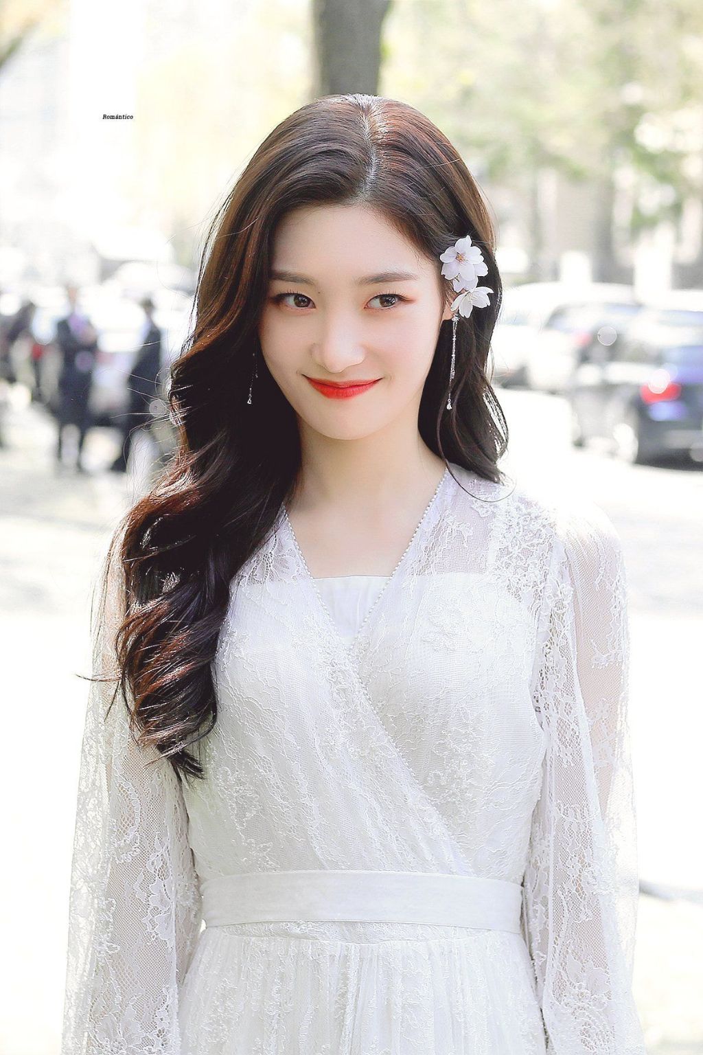 봄마다 꺼내보는 인간 벚꽃 정채연 | 인스티즈