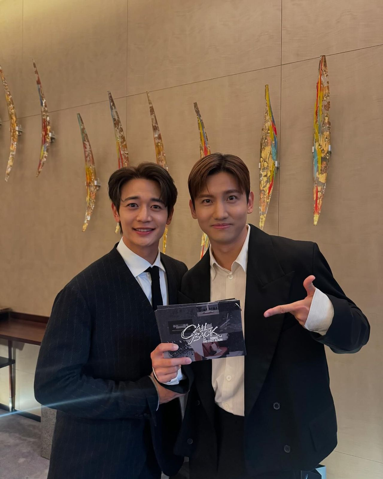 오늘자 동방신기 최강창민 X 샤이니 민호 투샷 | 인스티즈