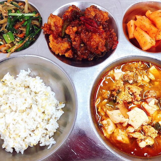 단체급식 맛초킹치킨 맛초킹탕수육 jpg | 인스티즈