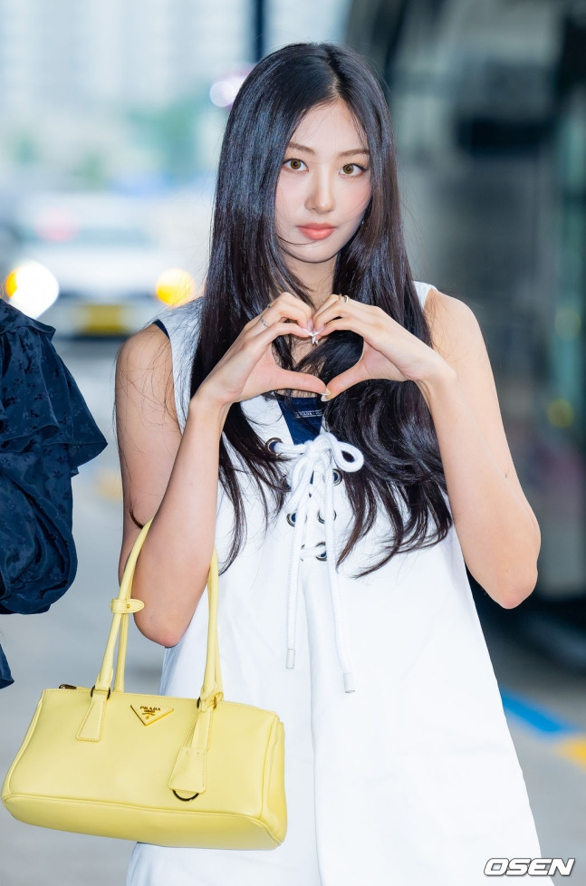 미모 리즈 찍었다는 오늘자 미야오 출국 사진 | 인스티즈