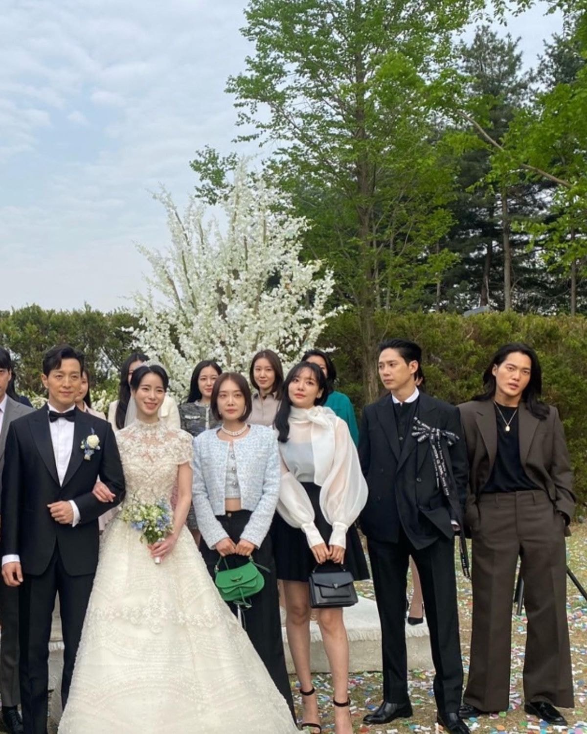 캐릭터랑 ㄹㅇ 찰떡이라 코디 열일한게 느껴지는 더글로리 속 이사라 스타일링 모음 | 인스티즈