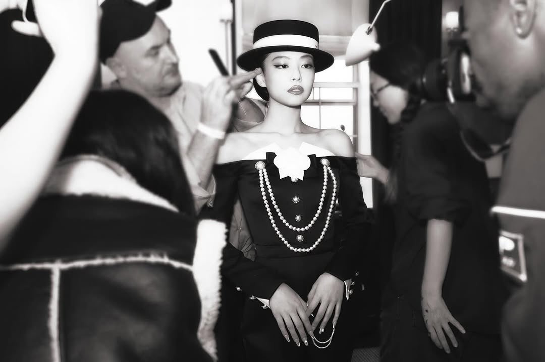 제니 멧갈라 흑백사진jpg | 인스티즈