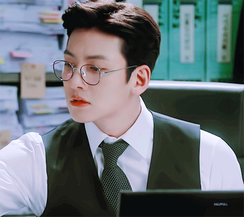 지창욱 인생캐릭하면 이 둘로 나뉨 | 인스티즈