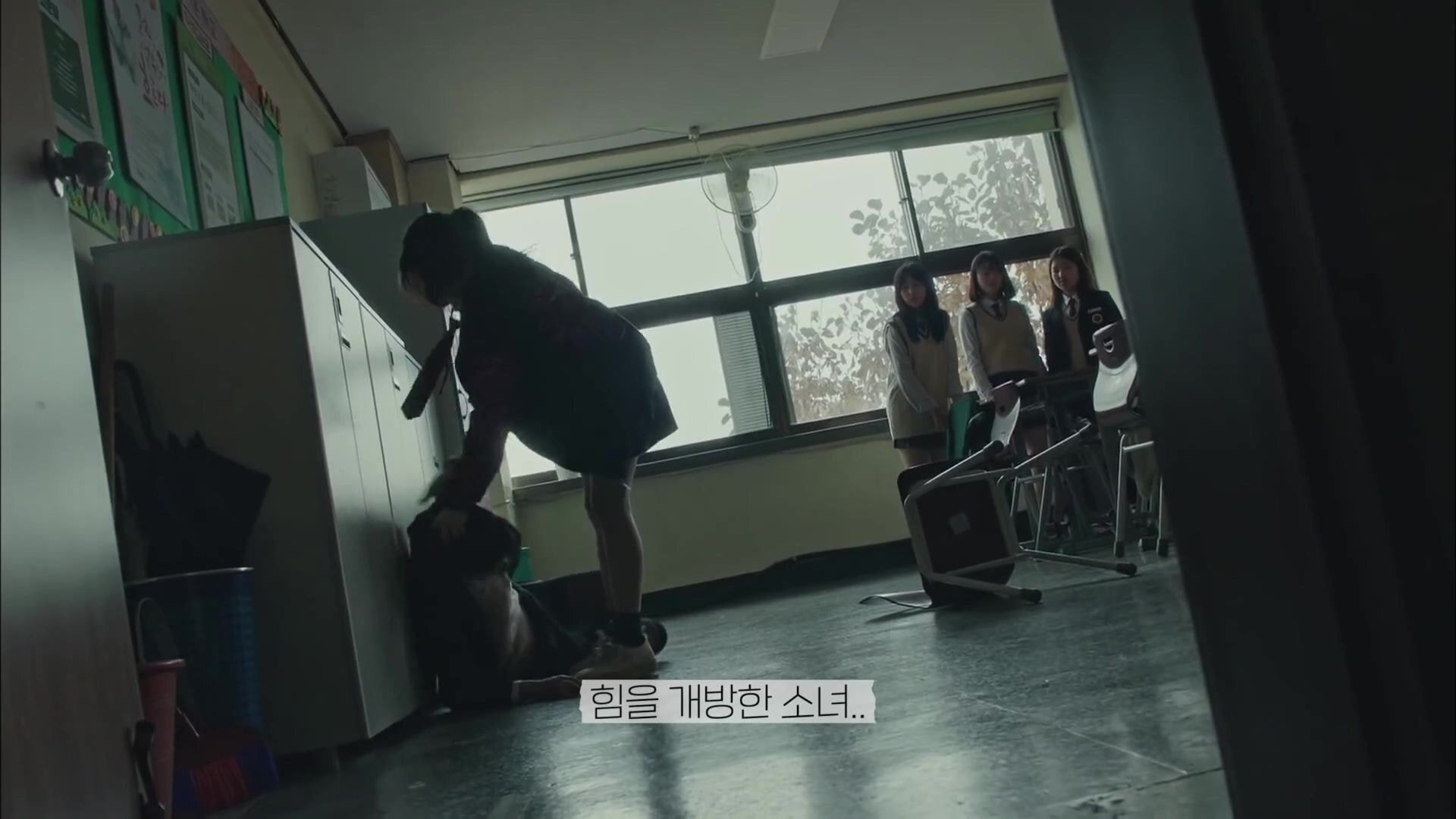 학폭 피해자의 쌍둥이 언니가 사이코패스여서 대신 등교해 가해자들 박살 내는 드라마 | 인스티즈