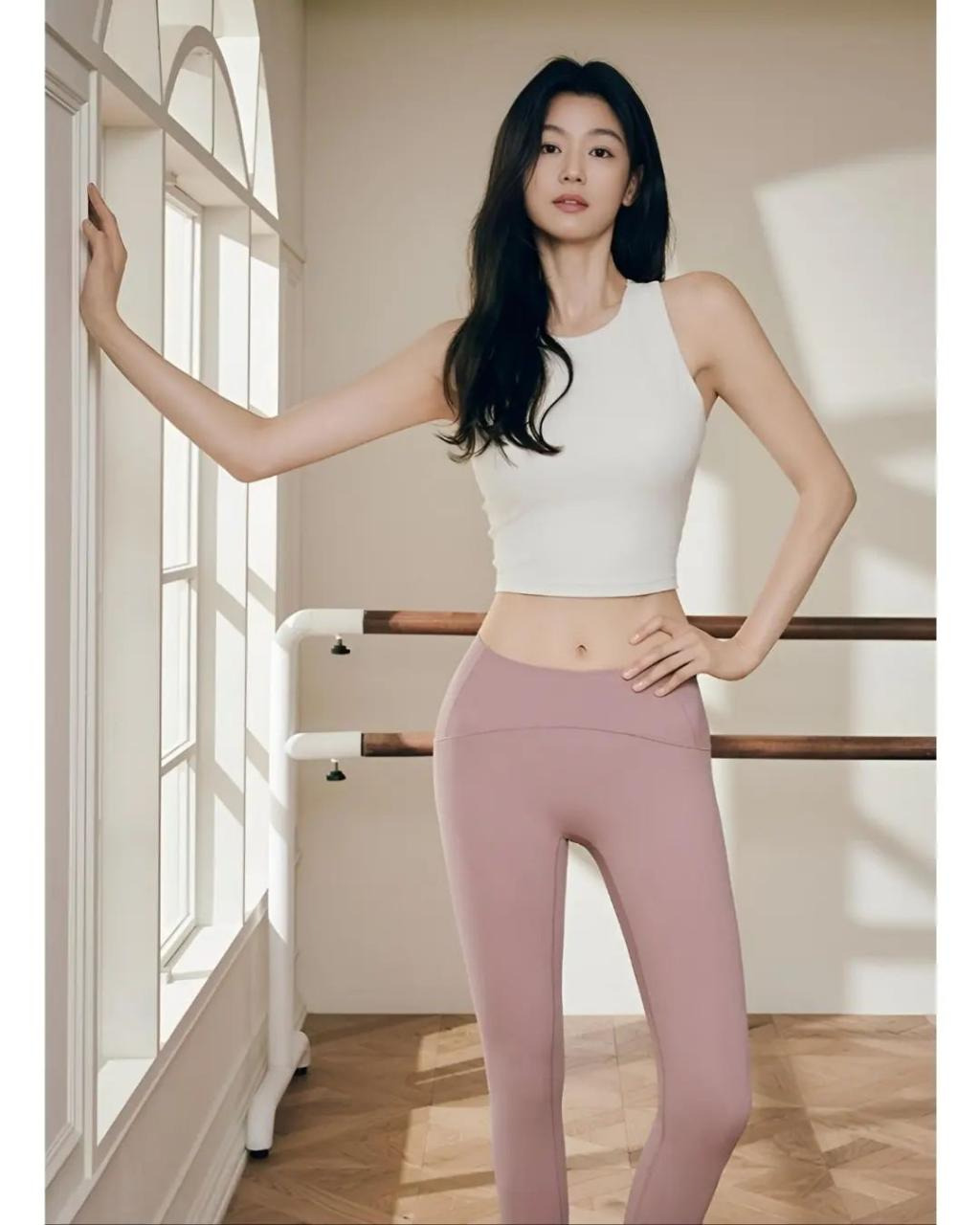 관리 진짜 엄청 잘하는 것 같은 전지현 레깅스 화보 | 인스티즈