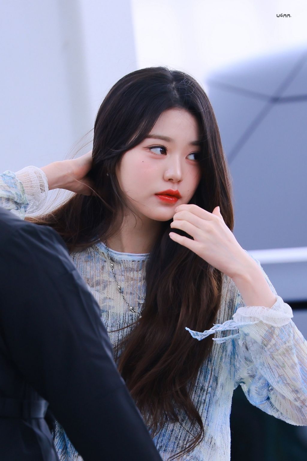 오늘자 아이브 장원영 출국 패션 | 인스티즈