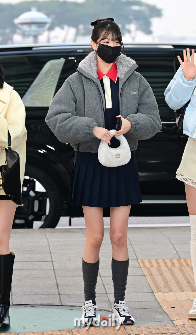 오늘자 아이브 장원영 출국 착장...jpg | 인스티즈