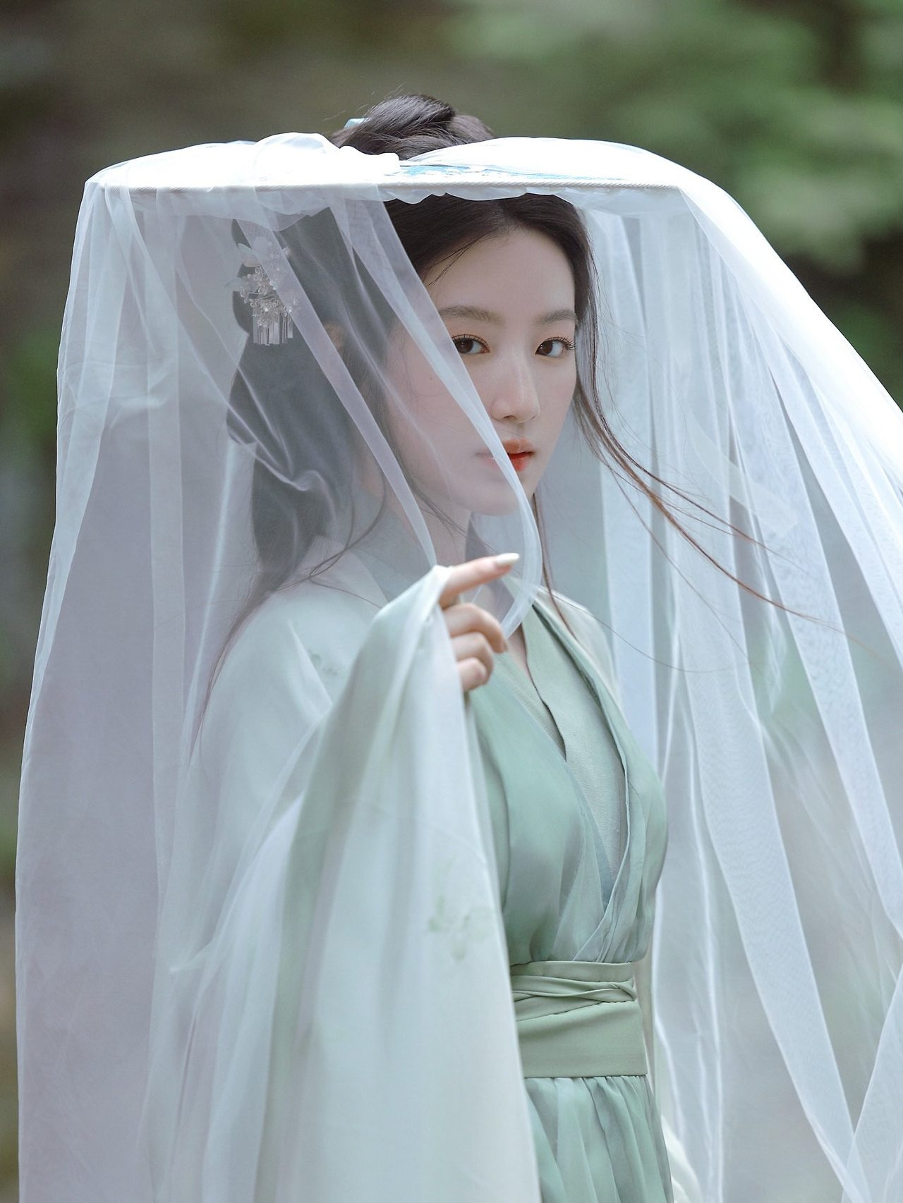 알티타는 중인 중화권 사극풍 의상 입은 슈화 | 인스티즈