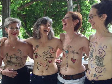 유방암 자선 행사가 아니라 유방 자랑 대회냐고 욕먹는 중인 W코리아 이번 행사 | 인스티즈