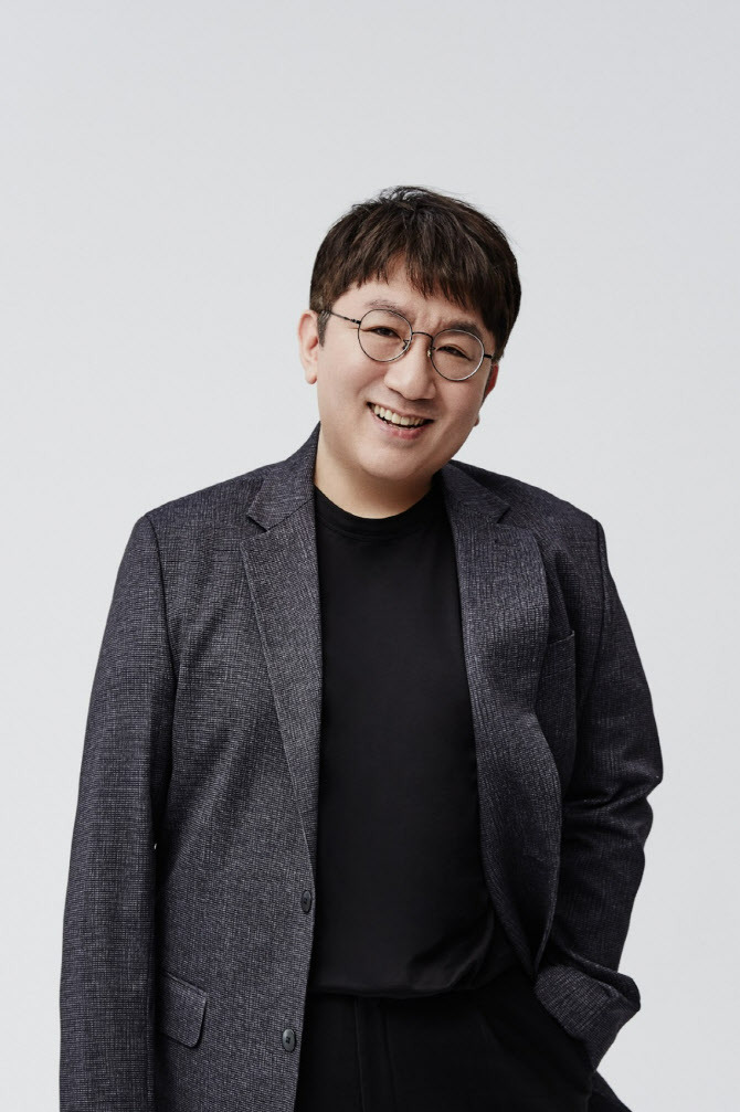 방시혁, '모교' 서울대에 50억 기부… 문화관 재건축에 쓰인다 | 인스티즈
