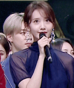 뷔의 세심한 다정함과 윤아의 센스&순발력으로 만들어진 훈훈한 모먼트.jpg | 인스티즈