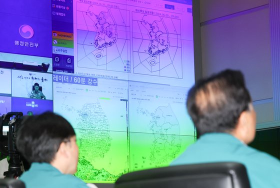 남부 내일부터 최고 150mm 폭우 장마…중부는 푹푹 찐다 | 인스티즈