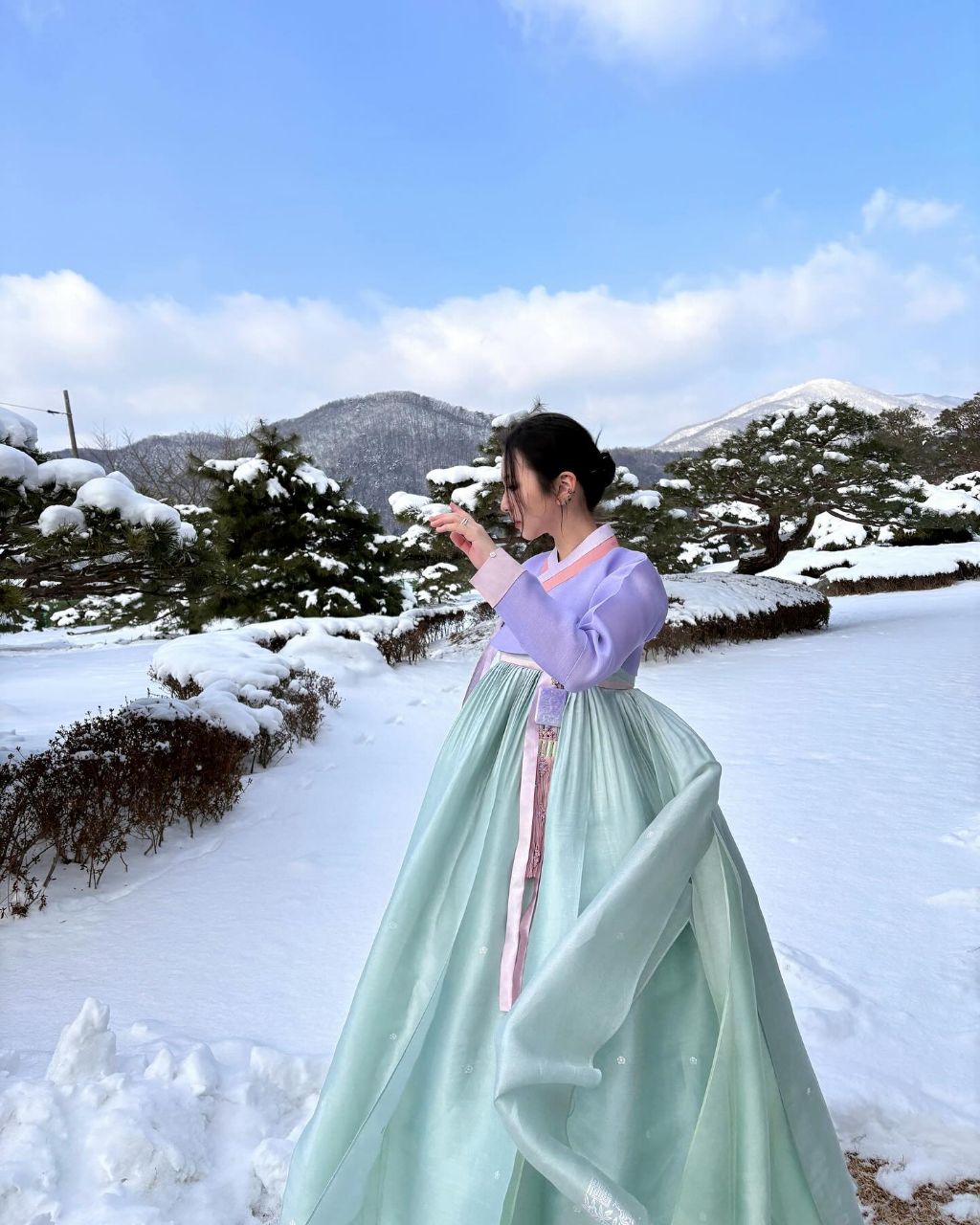 한복 입은 카드 전지우 인스타그램 | 인스티즈