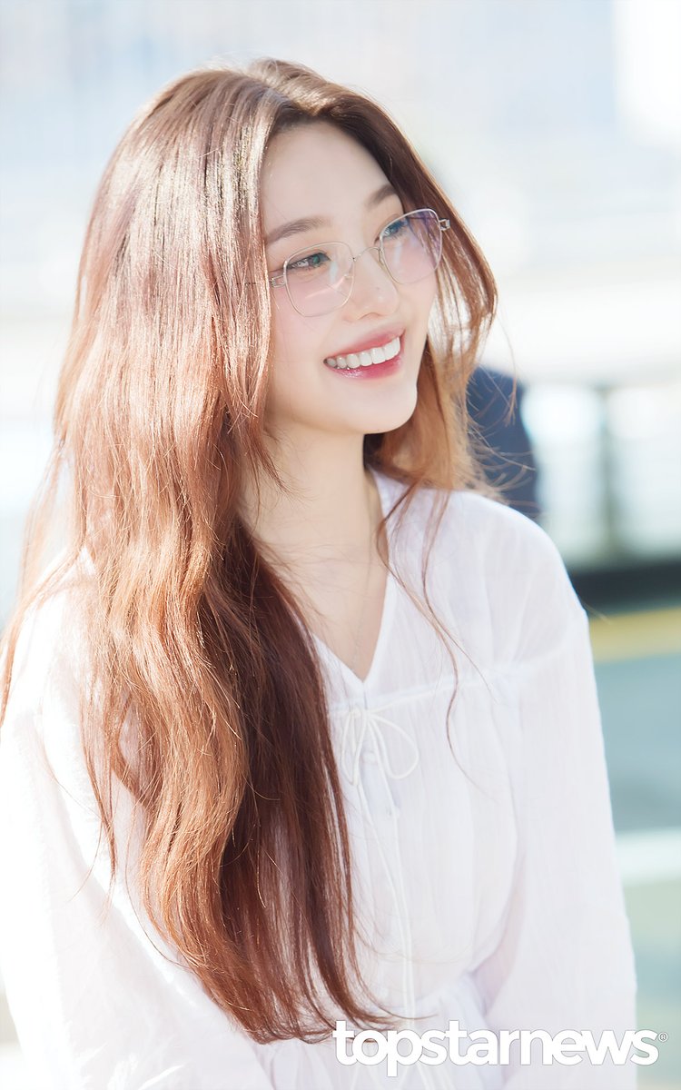 푸켓으로 출국하는 레드벨벳 조이 | 인스티즈