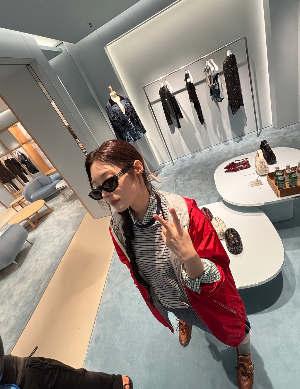 정채연 인스타 업로드 (미우미우) | 인스티즈