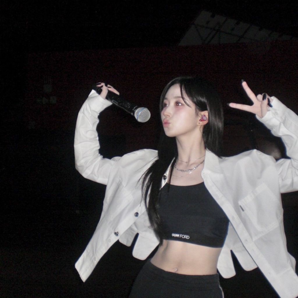 어떻게 여돌 별명이 바게트복근섹시천사.x | 인스티즈