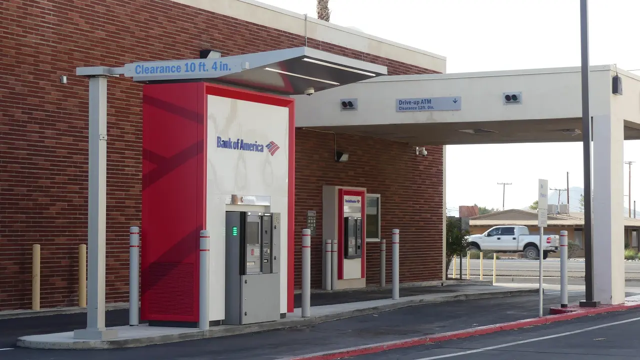 미국의 은행 드라이브 스루 - 악플달면 쩌리쩌려버려 - ＊여성시대＊ 차분한 20대들의 알흠다운 공간