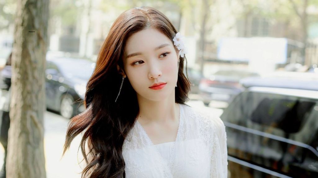 봄마다 꺼내보는 인간 벚꽃 정채연 | 인스티즈