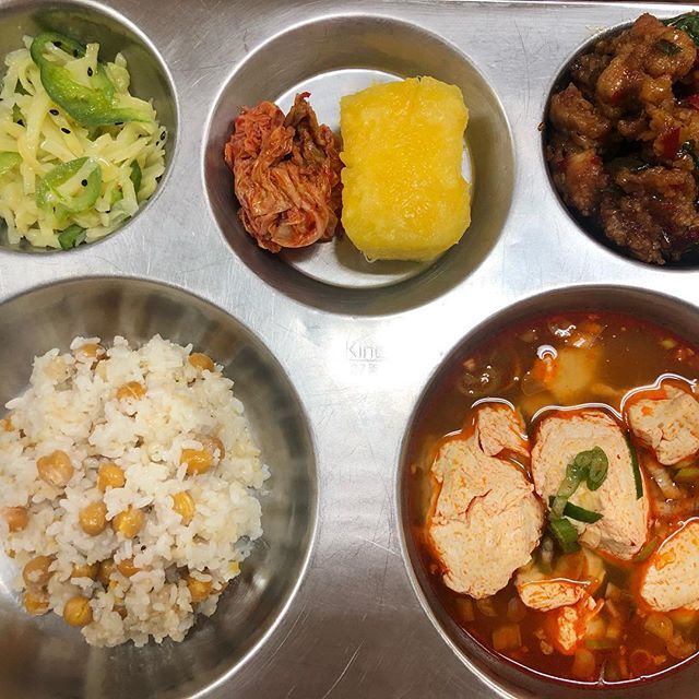 단체급식 맛초킹치킨 맛초킹탕수육 jpg | 인스티즈