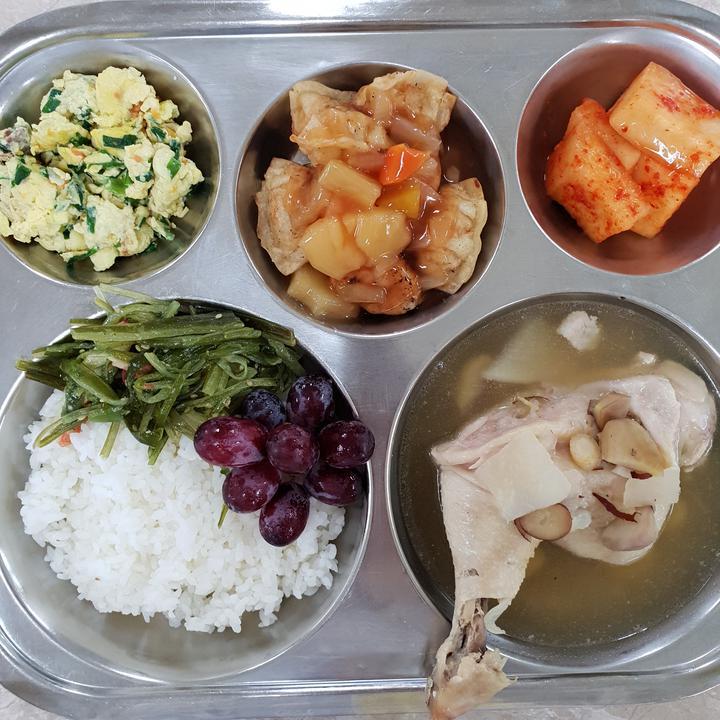 단체급식 비빔만두 만두탕수 jpg. - 악플달면 쩌리쩌려버려 - ＊여성시대＊ 차분한 20대들의 알흠다운 공간 단체급식 비빔만두 만두탕수 jpg.
