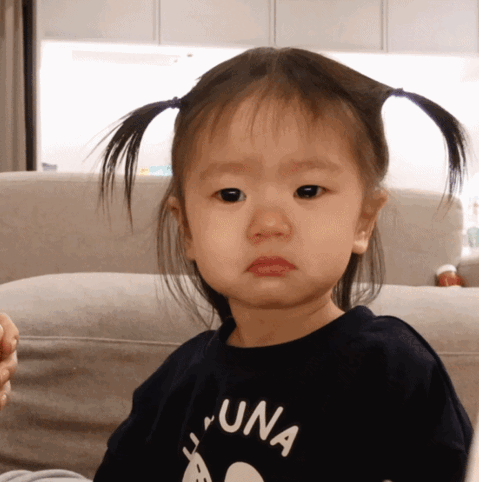 유트루 한테 혼나고 눈치 보는 나음이 (17개월 딸) | 인스티즈