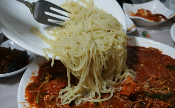 주로 부산에서만 먹는다는 감자사리 | 인스티즈