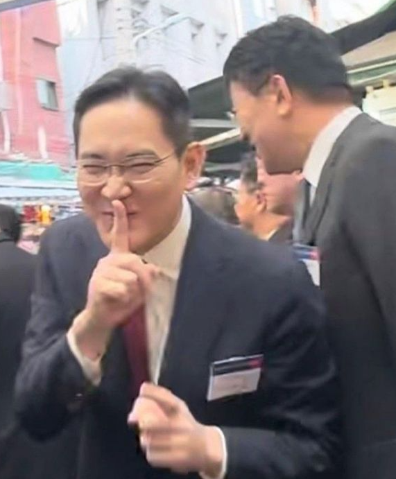 이 사진 왜 찍힌건지 모르는 애들 많구나 ㅋㅋㅋㅋ | 인스티즈