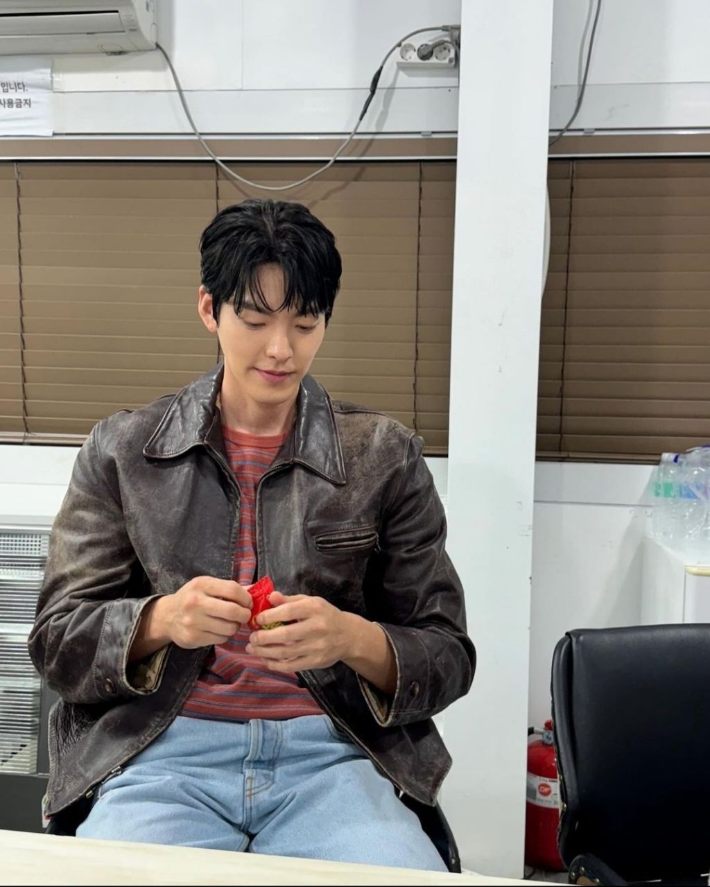 은숙드 촬영끝낸 김우빈 인스타 근황