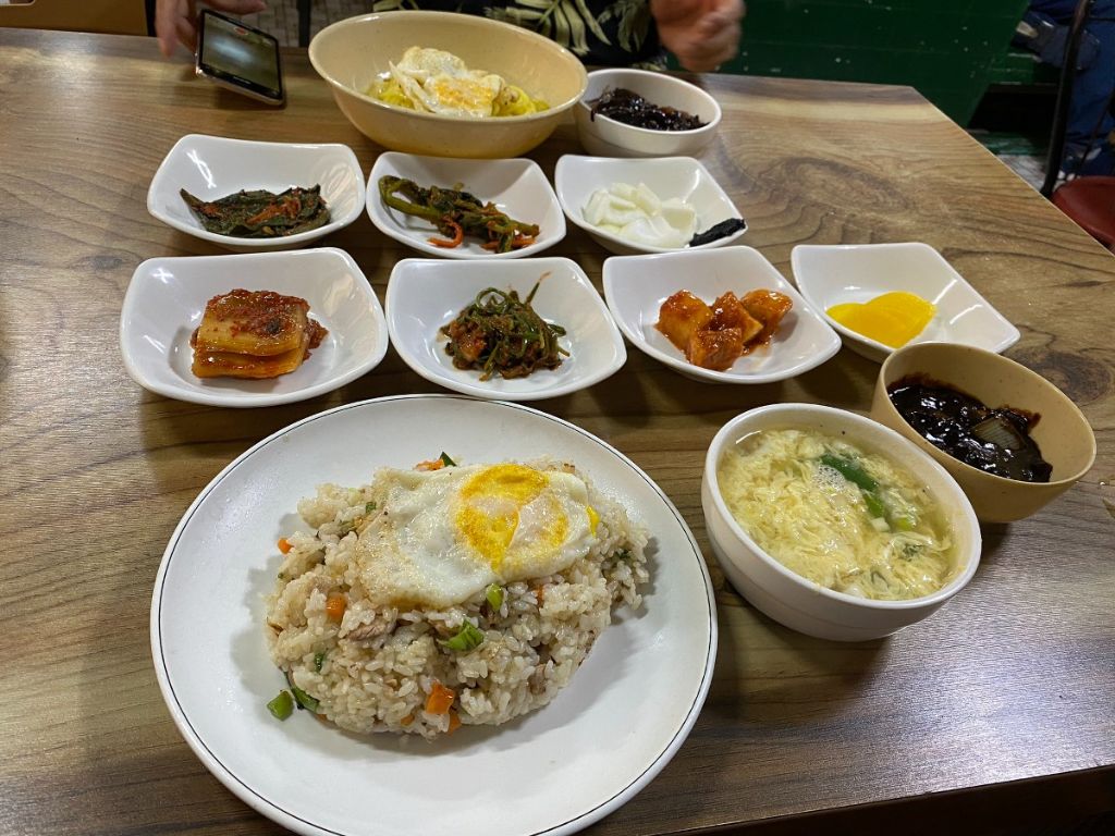 전남 장흥에서 중국집에 왔더니 잘 익힌 김치가 다섯종류가 나옴 | 인스티즈
