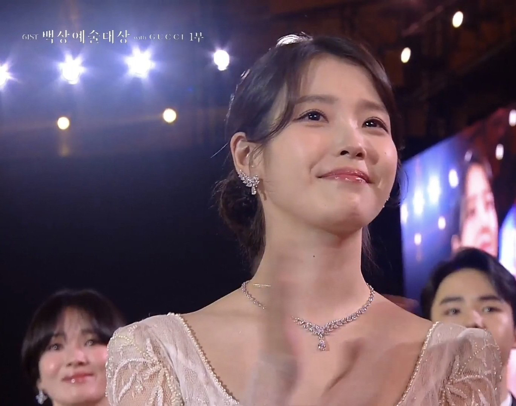 염혜란 수상소감할때 아이유말고 물만두된 사람 또있음 | 인스티즈