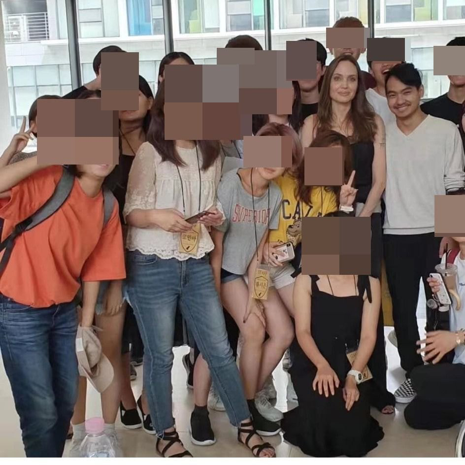 오늘자 연세대 송도캠퍼스 안젤리나 졸리 & 덕수 | 인스티즈