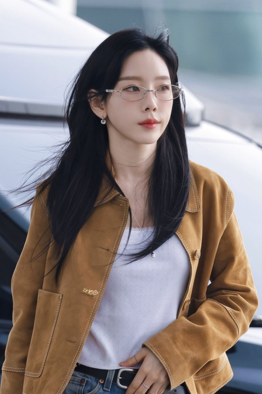 오늘 은테 안경 쓴 태연 출국사진 | 인스티즈