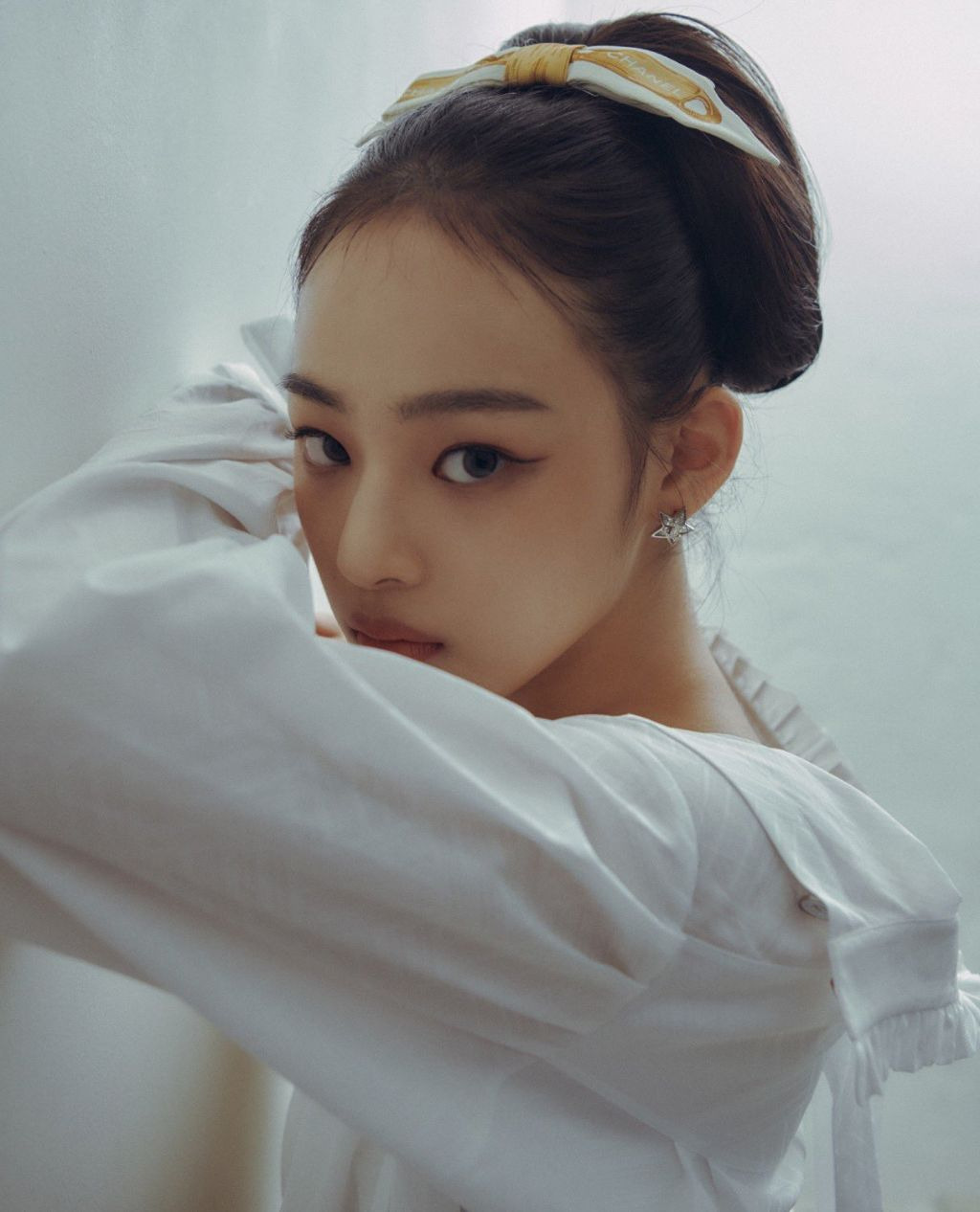 뉴진스 민지가 방금 포닝으로 보내준 보그X샤넬 화보 B컷들 | 인스티즈