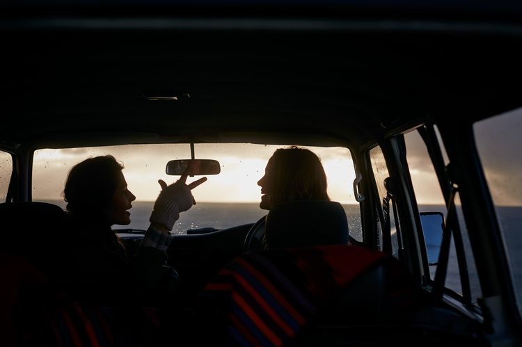 친했던 친구와 점점 보는 세상의 풍경이 달라진다는 건 참 슬픈 일이야.twt | 인스티즈