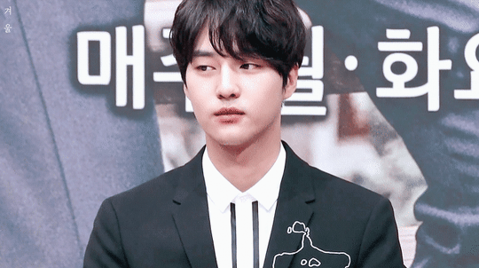 뜻밖의 또래케미에 치인 드덕 한트럭 된다는 배우판 92즈.jpgif | 인스티즈