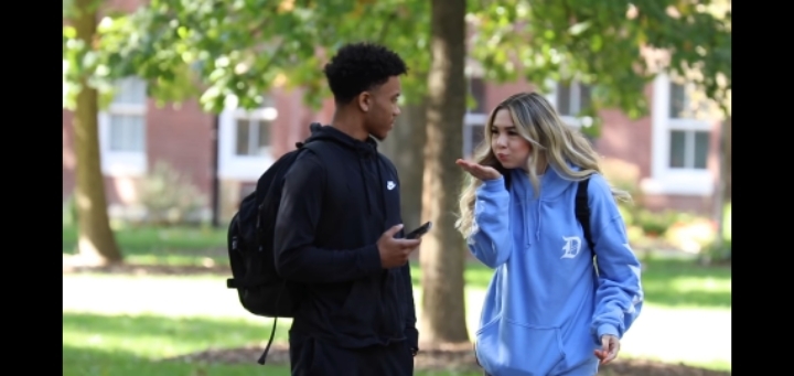 모르는 사람한테 냅다 손키스 날려보기 | 인스티즈