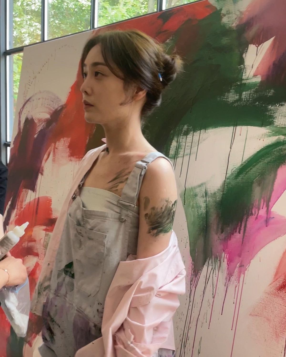 캐릭터랑 ㄹㅇ 찰떡이라 코디 열일한게 느껴지는 더글로리 속 이사라 스타일링 모음 | 인스티즈
