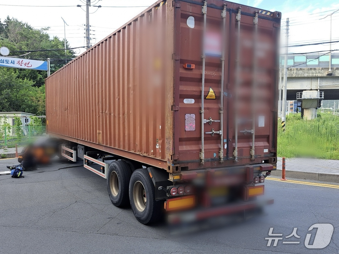 창원서 전기자전거 타던 60대 남성 트레일러에 치여 숨져 | 인스티즈