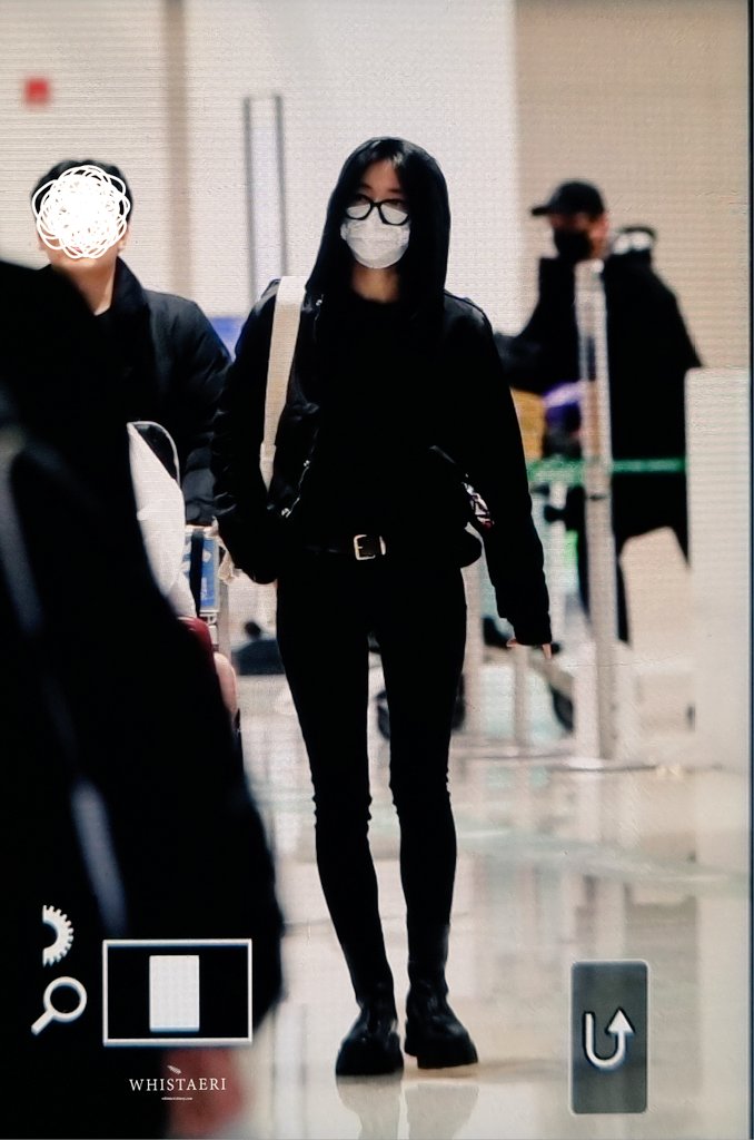 오늘자 개까리한 김태리 입국 착장 | 인스티즈