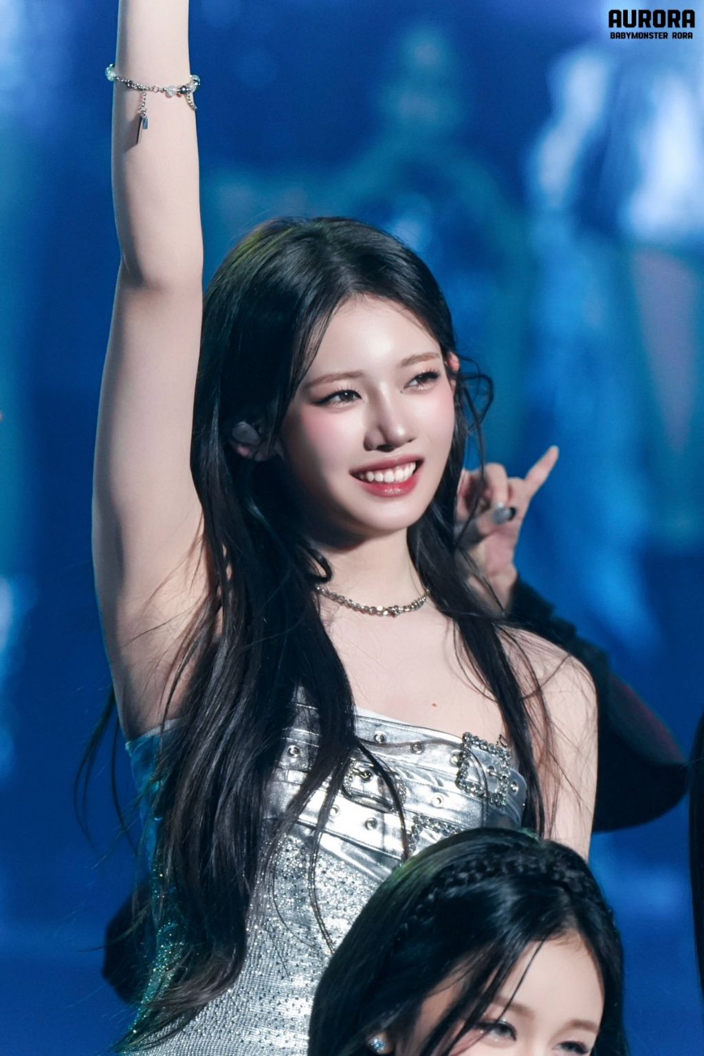 어제오늘 분위기 너무 예쁜 베이비몬스터 로라 사진 | 인스티즈