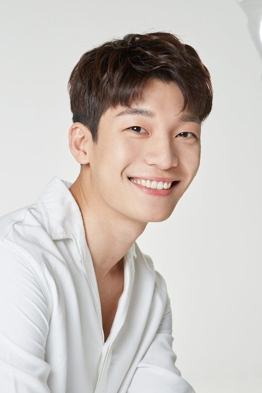오징어 게임 경찰 황준호역 위하준 출연작 | 인스티즈