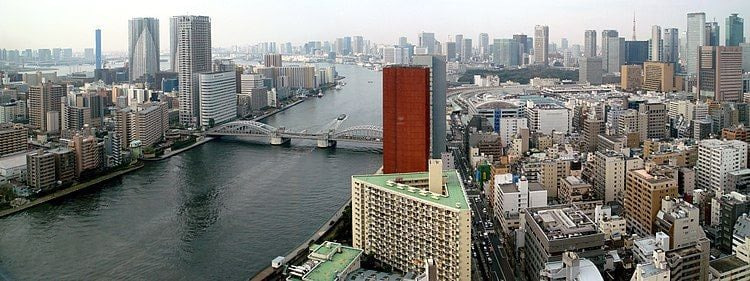 한국에 처음 오는 사람들이 생각했던 것보다 더 커서 놀란다는 것 | 인스티즈