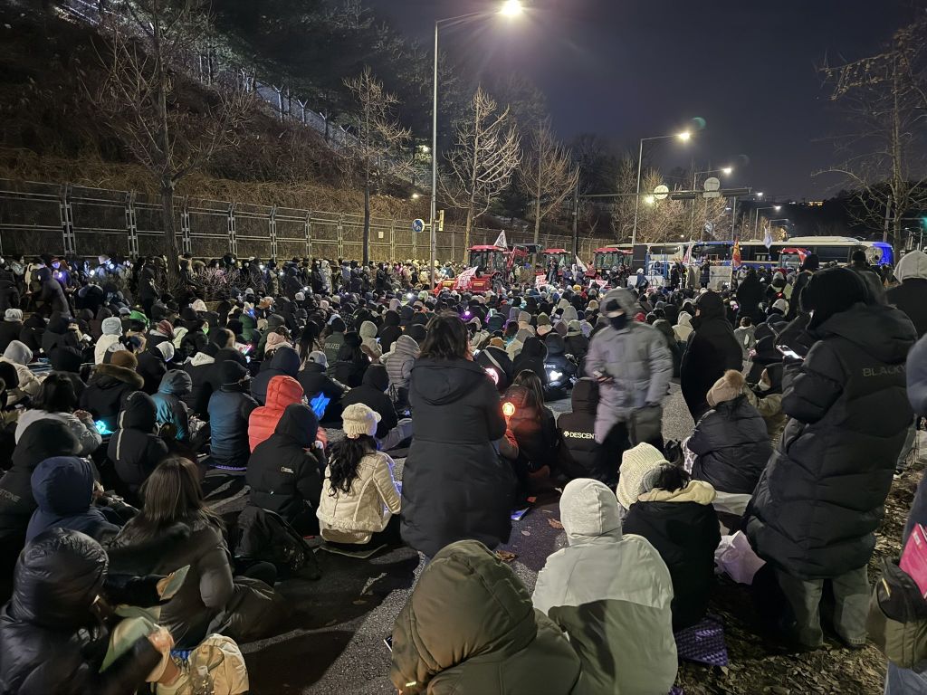 나경원의 농성 vs 국민의 농성 | 인스티즈