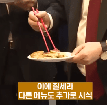 윤석열 떡볶이 씹다가 어묵먹으려고 입벌렸는데 떡조각 떨어짐 | 인스티즈