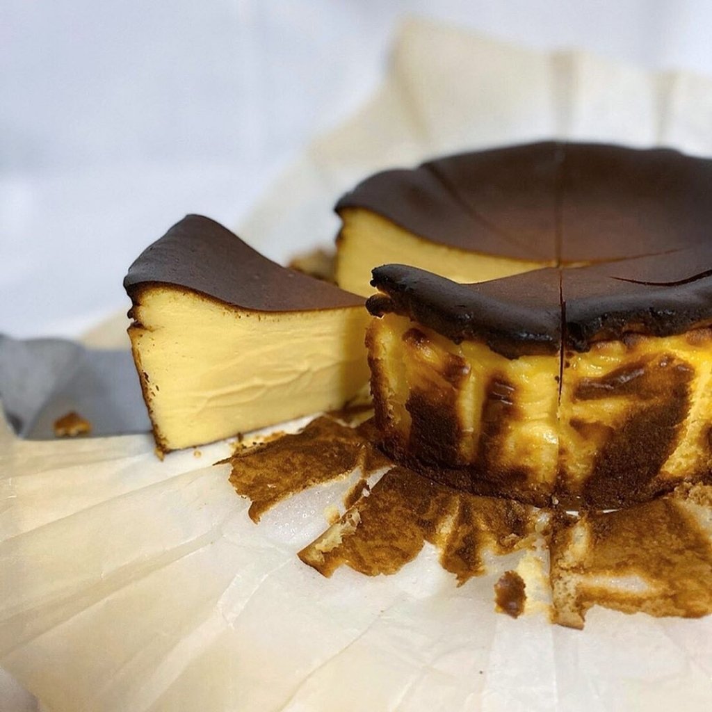 스페인 바스크 지역에서 유래한 치즈케이크.jpg | 인스티즈