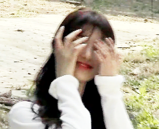 캠코더 감성 속 수지, 아이유 | 인스티즈
