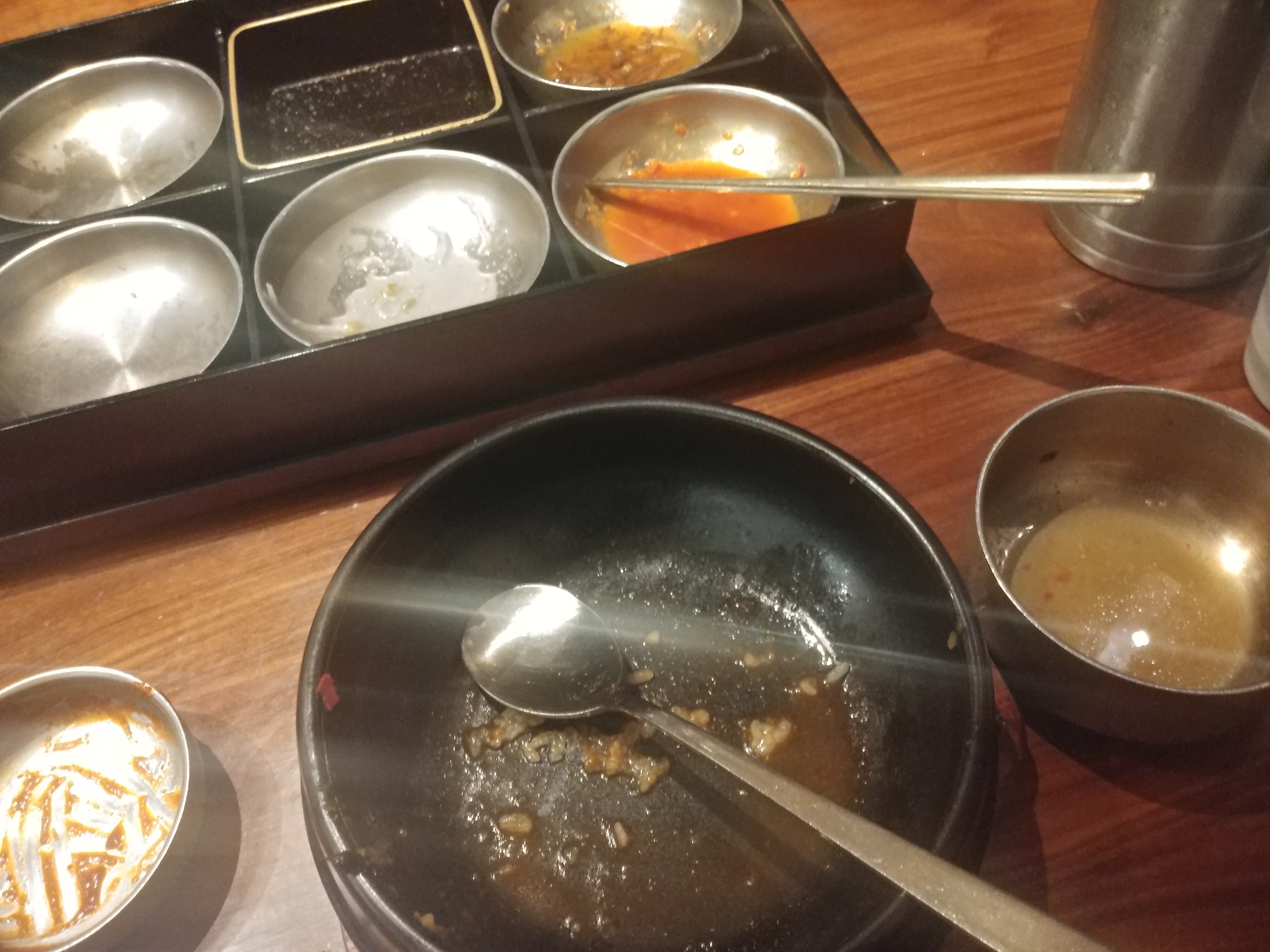 큰 기와집 한상 이미지