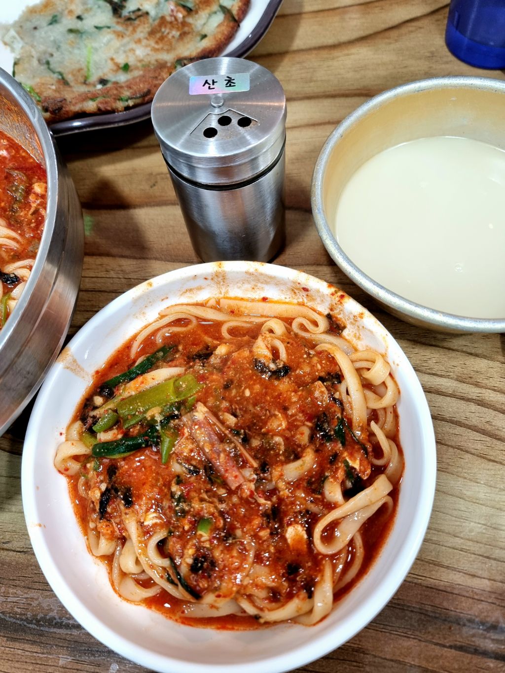 어탕맛칼국수 이미지